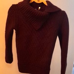 Xs sweater - maroon